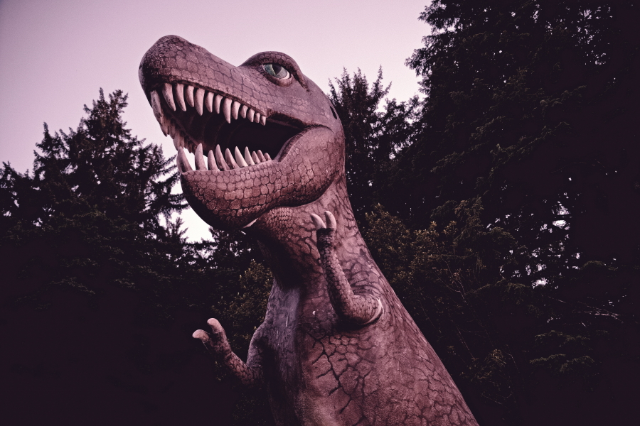 Stupid image of a T-Rex statue